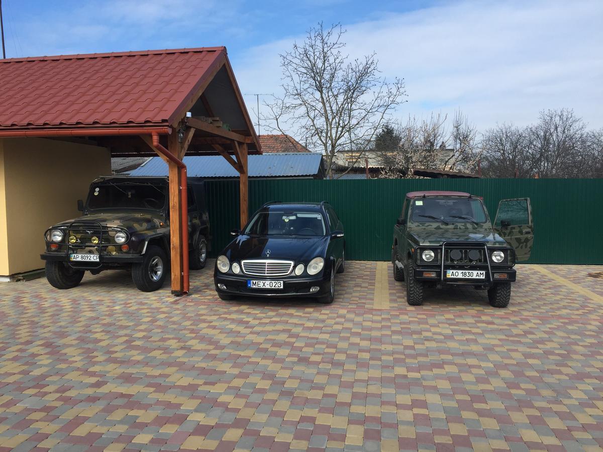 Міні Готель Вілла Вікторія Berehove  Extérieur photo