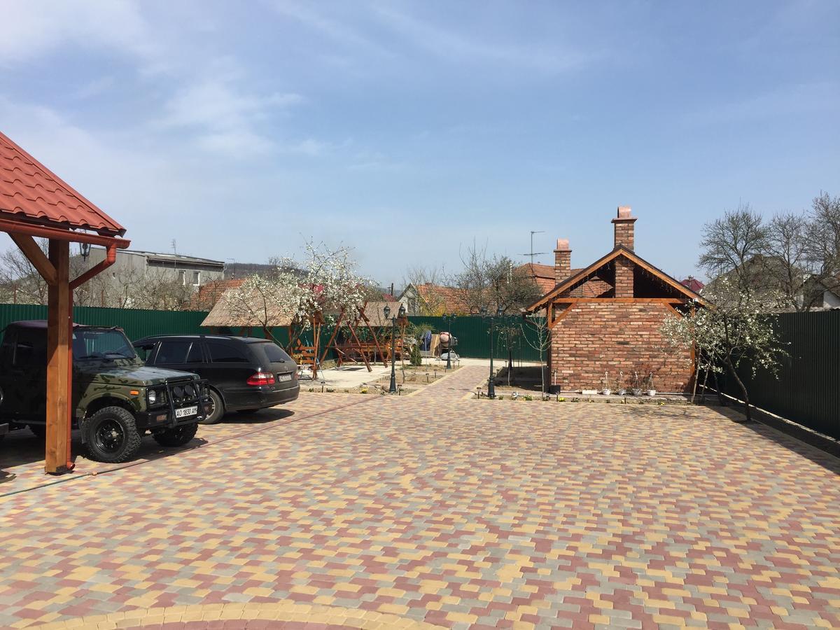 Міні Готель Вілла Вікторія Berehove  Extérieur photo